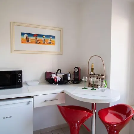 Le Leon Ungemach - Studio A Apartment